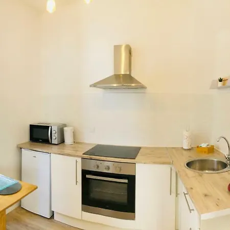 Le Petit Martegal Appartement Spacieux En Centre Ville Et Proche De La Plage Martigues Exterior photo