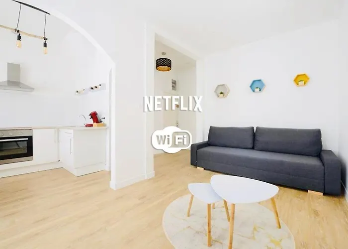 Le Petit Martegal Appartement Spacieux En Centre Ville Et Proche De La Plage