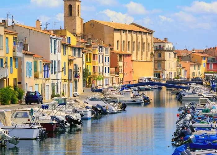 Le Petit Martegal Appartement Spacieux En Centre Ville Et Proche De La Plage
