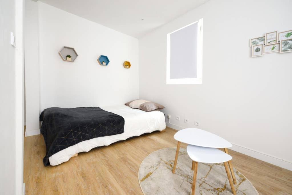 Le Petit Martegal Spacieux En Centre Et Proche De La Apartment